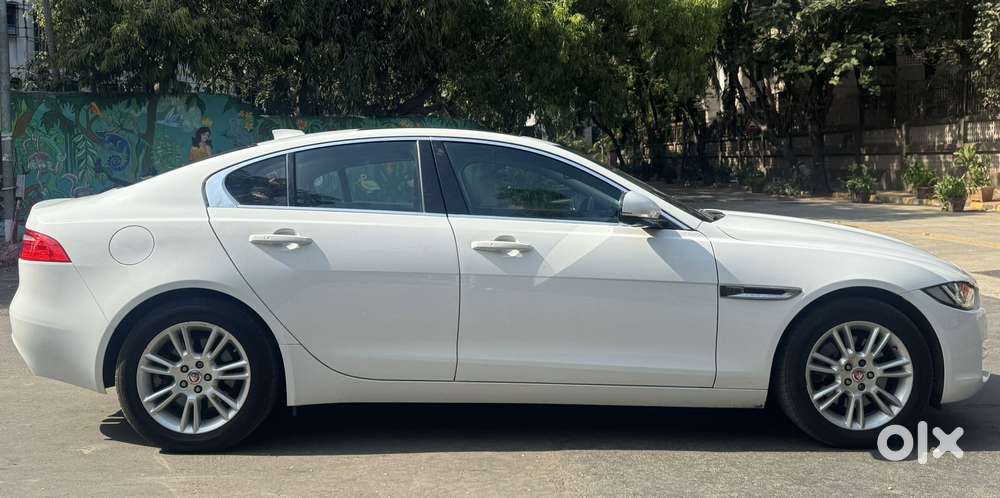 Jaguar Xe Portfolio, 2019, Petrol