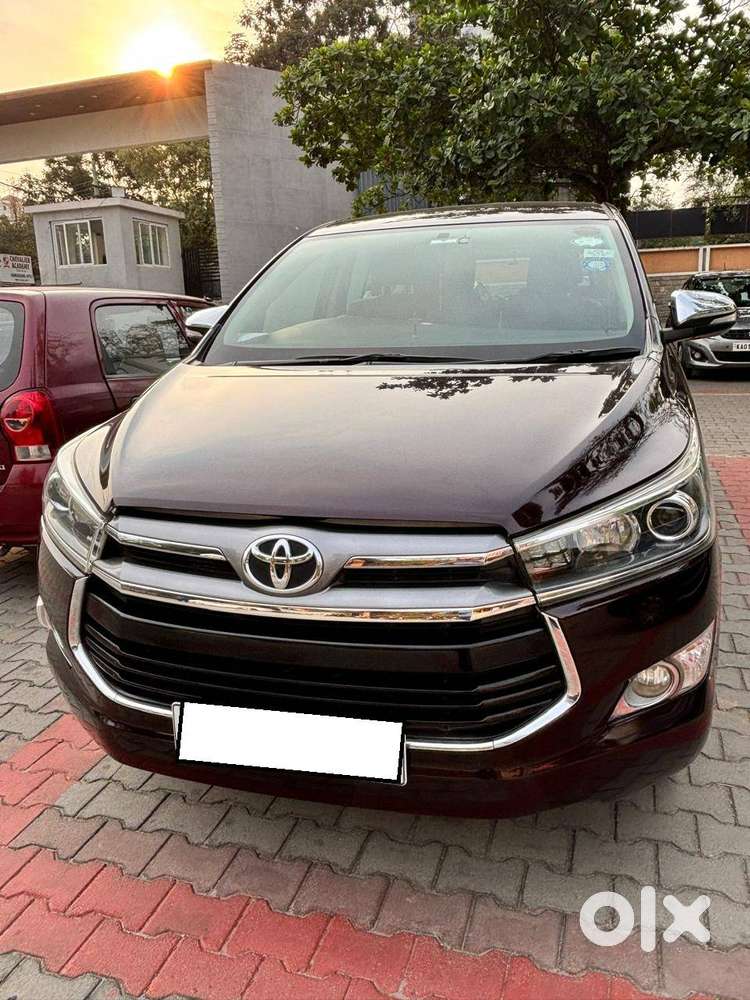 Toyota Innova Crysta 2016 Diesel Well Maintained