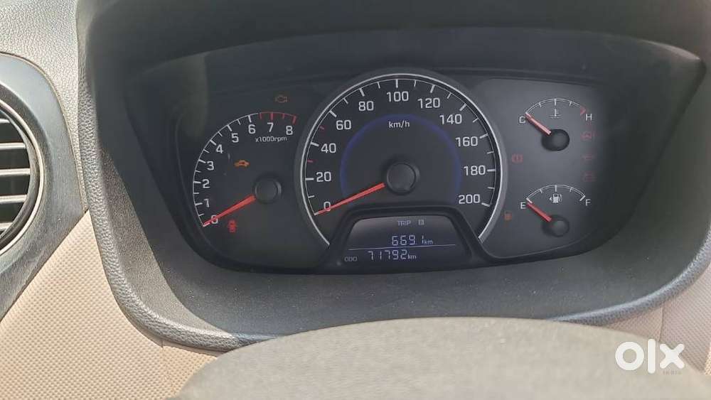 Hyundai Grand I10 Sportz, 2015, Petrol