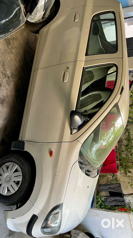 Pearl White Maruti Suzuki Alto Petrol 2014