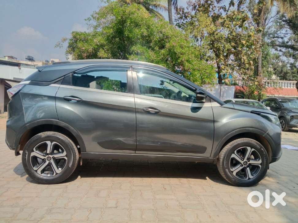 Tata Nexon 1.2 Revotron Xza Plus Premium, 2023, Petrol