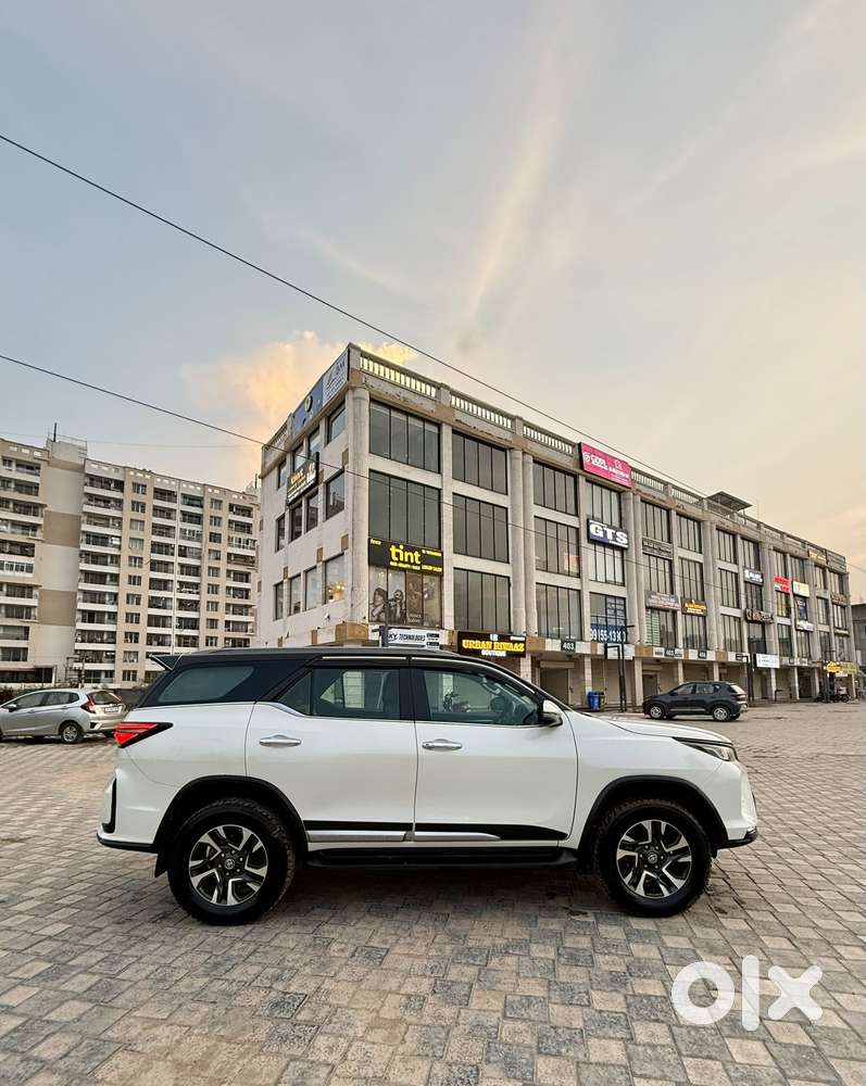 Toyota Fortuner 2.8 Legender 4x4, 2022, Diesel