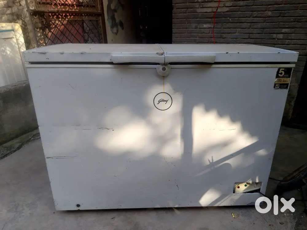 D freezer good condition full working