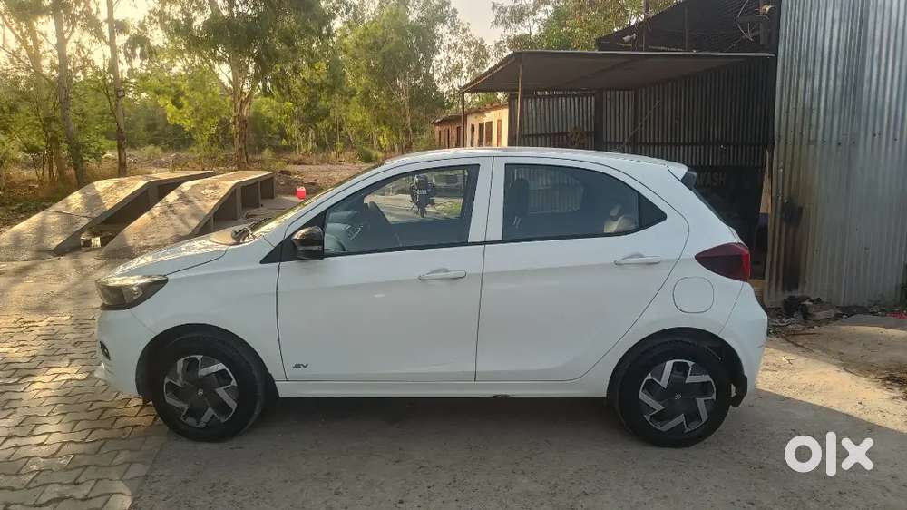 Tata Tiago Ev 2025 Electric 27500 Km Driven. Well Maintained