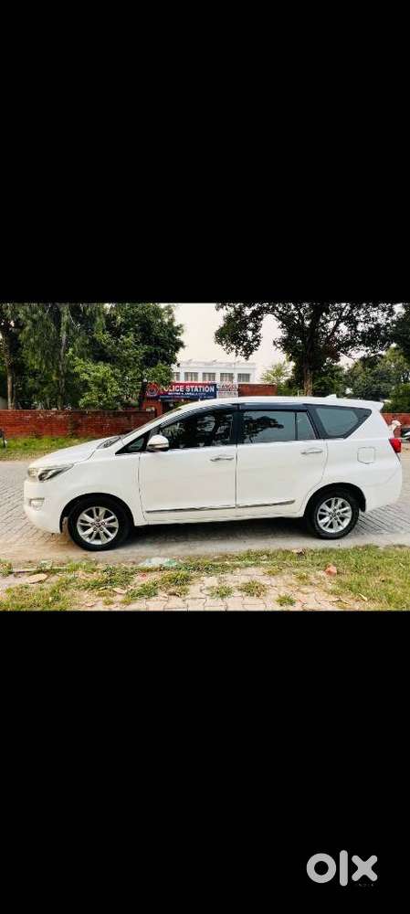 Toyota Innova Crysta 2.4 V, 2016, Diesel