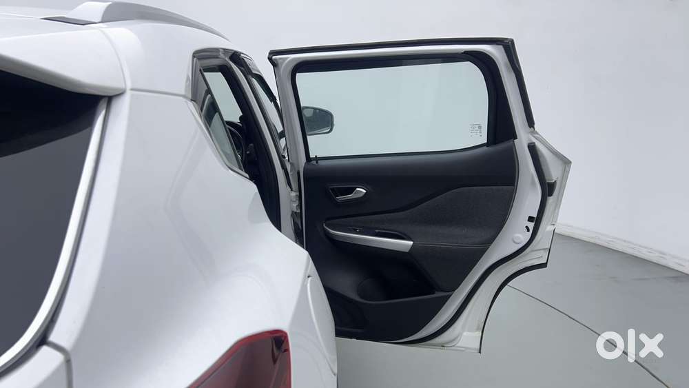 Nissan Magnite 1.0 Xv Premium Turbo Cvt (o), 2022, Petrol