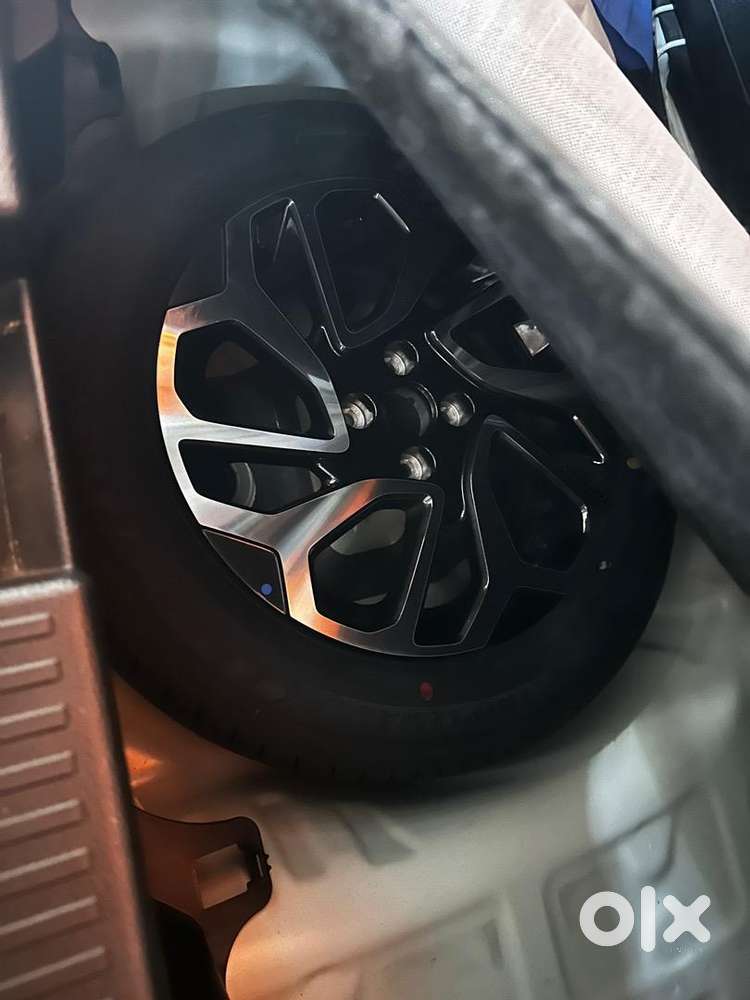 Maruti Suzuki Fronx 2024 Petrol 7000 Km Driven