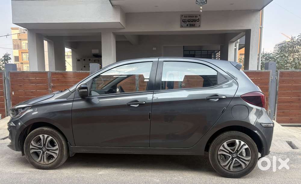 Tata Tiago 1.2 Revotron Xt (o), 2023, Petrol