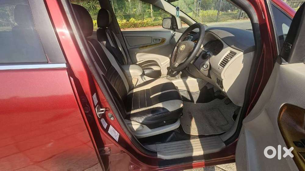 Toyota Innova 2.5 Gx 7 Seater Bs Iv, 2010, Diesel