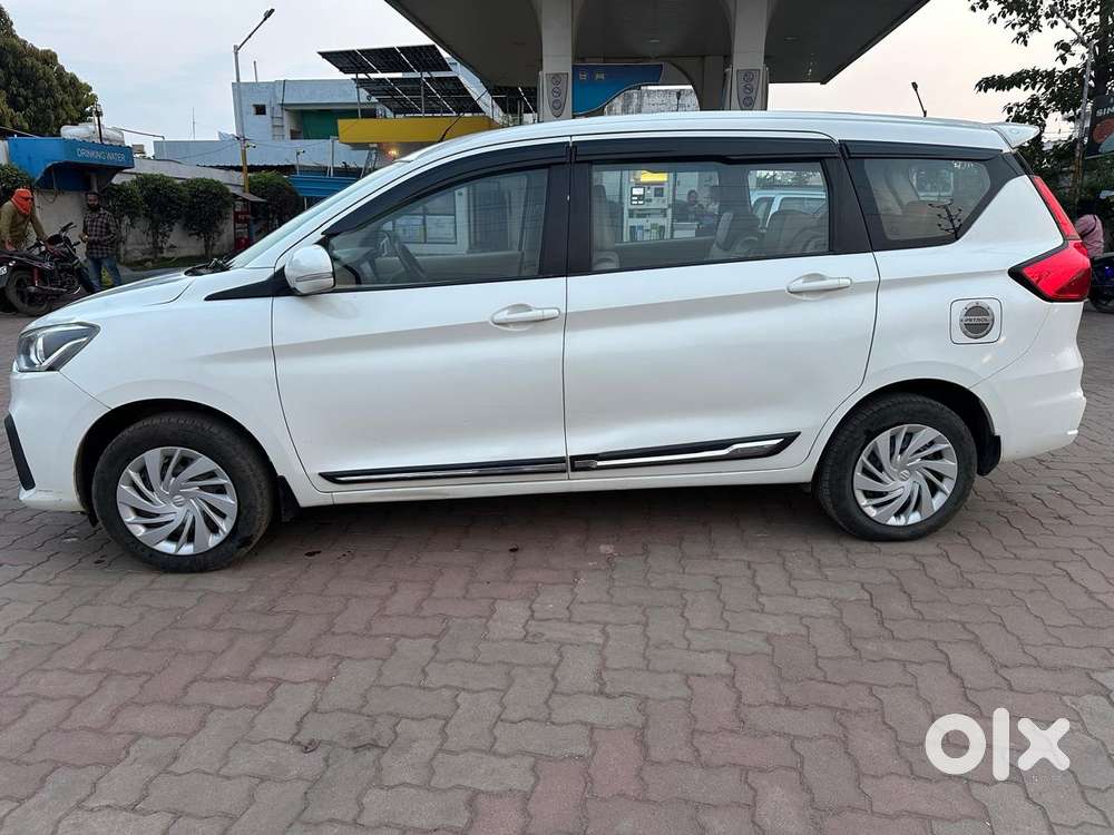 Maruti Suzuki Ertiga Vxi Shvs, 2022, Petrol