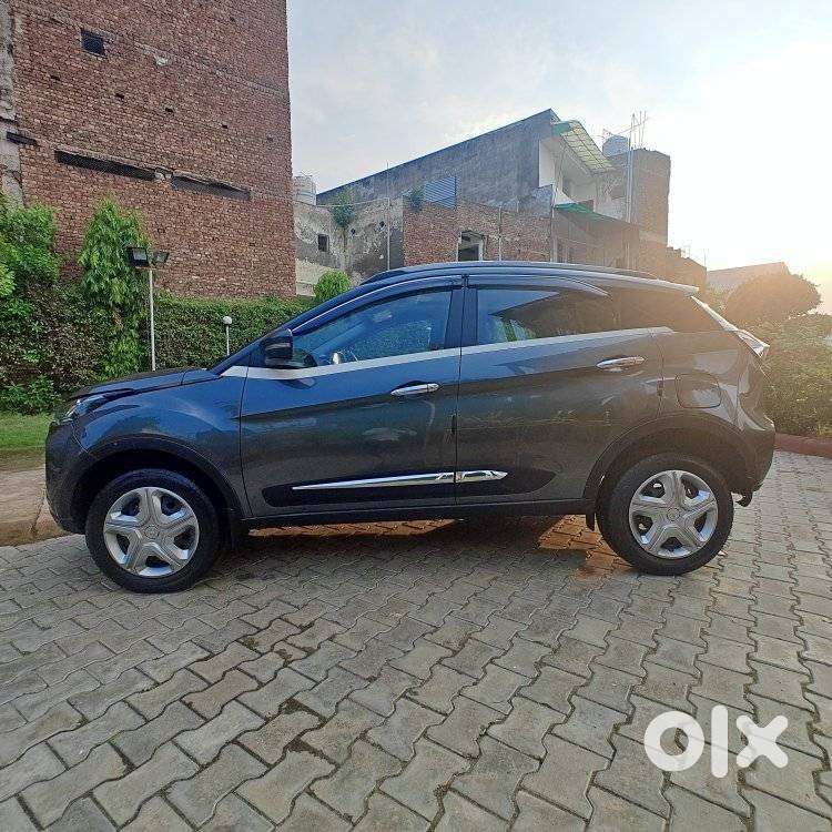 Tata Nexon 1.2 Revotron Xma Amt (s), 2022, Petrol