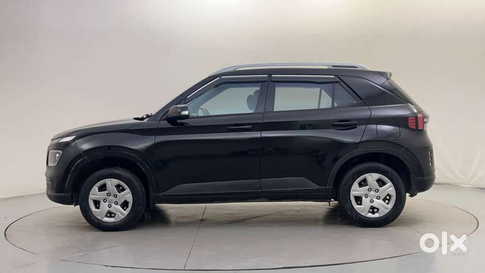 Hyundai Venue 1.2 S (o), 2022, Petrol