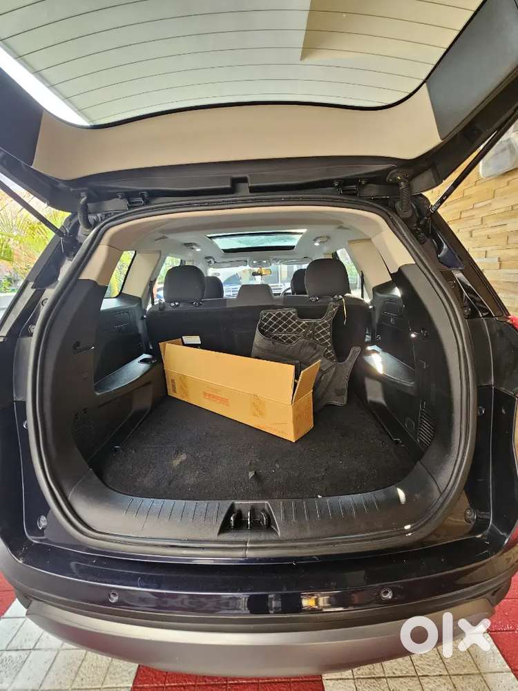 Mahindra Xuv700 2022 Petrol 40000 Km Driven