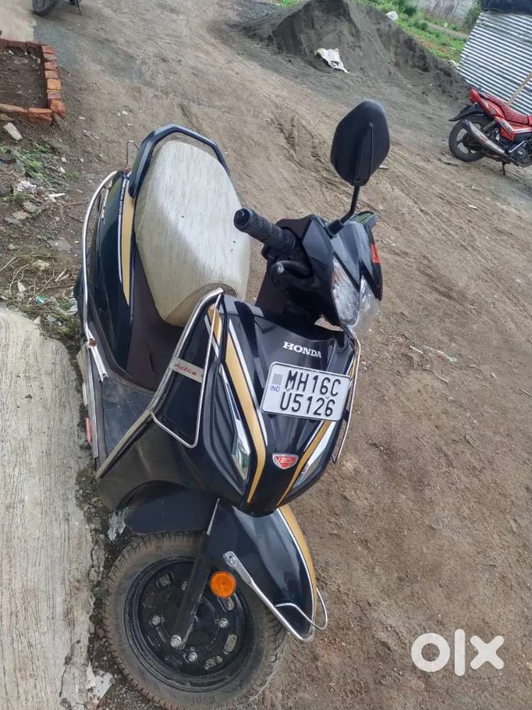 selling Scooters 1819574165