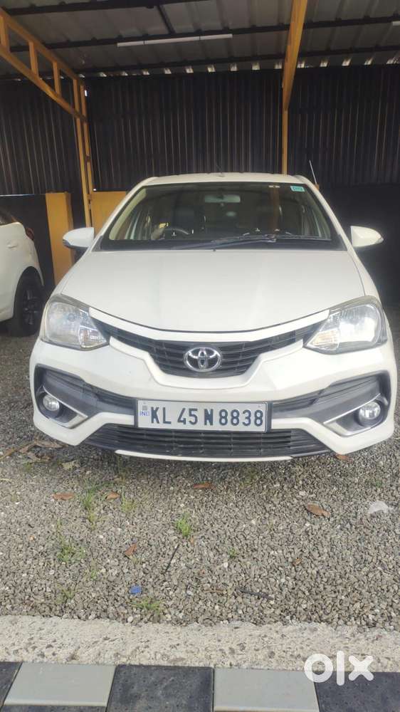 Toyota Etios Liva V Limited, 2016, Petrol