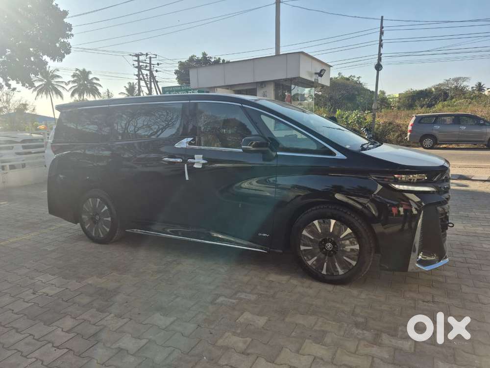 Toyota Vellfire 2.5 Hybrid, 2025, Petrol