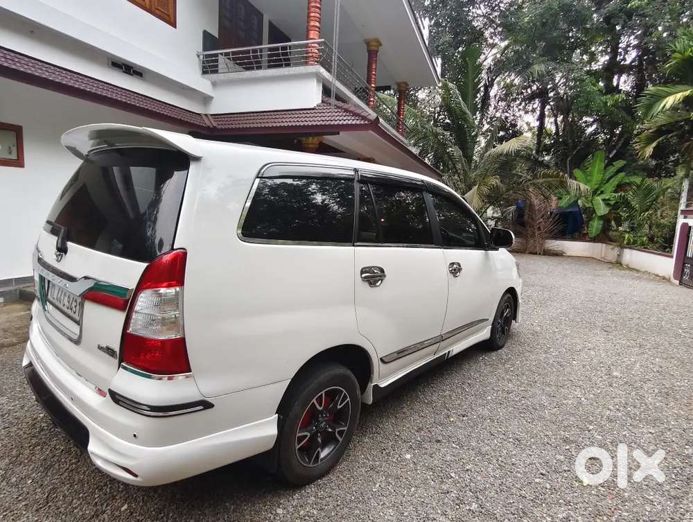 Toyota Innova 2010 Diesel 215000 Km Driven