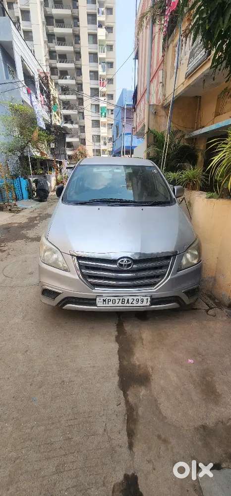 Toyota Innova 2012 Diesel 100000 Km Driven