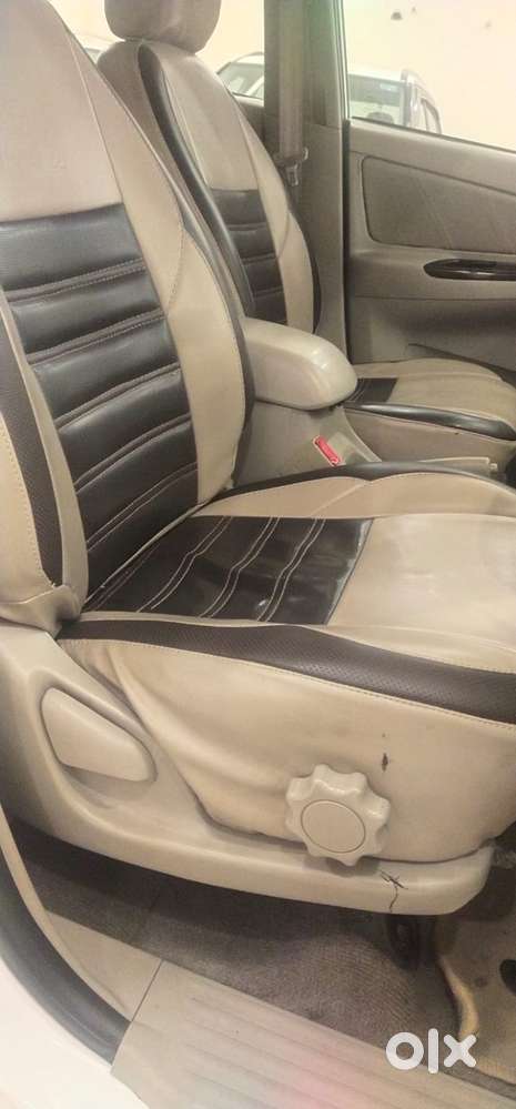 Toyota Innova 2.5 Zx Diesel 7 Seater Bsiii, 2014, Diesel
