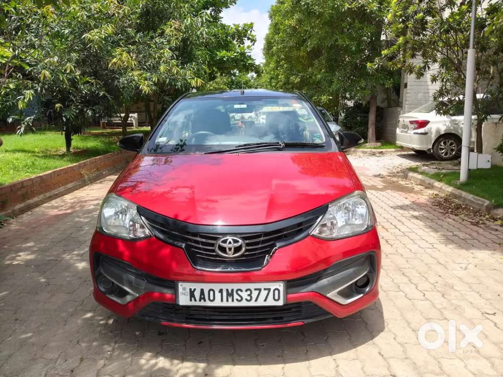 Toyota Etios Liva V Dual Tone, 2018, Petrol