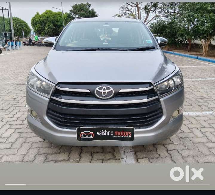 Toyota Innova Crysta 2.8 Gx At 8 Seater, 2017, Diesel