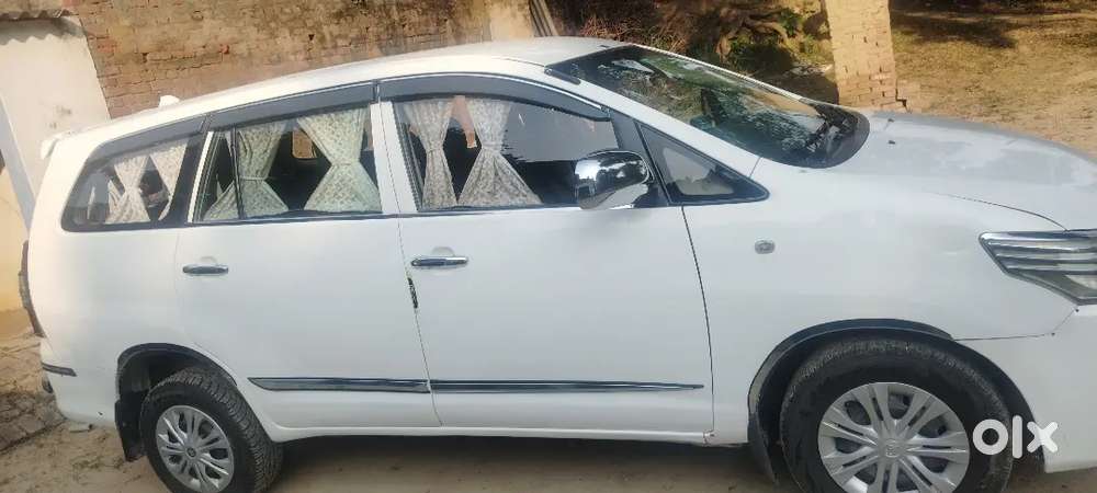 Toyota Innova 2015 Diesel 110000 Km Driven