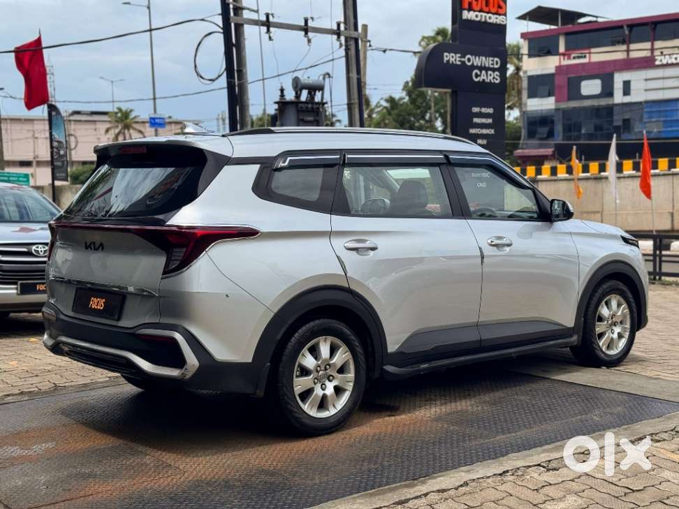 Kia Carens, 2023, Petrol