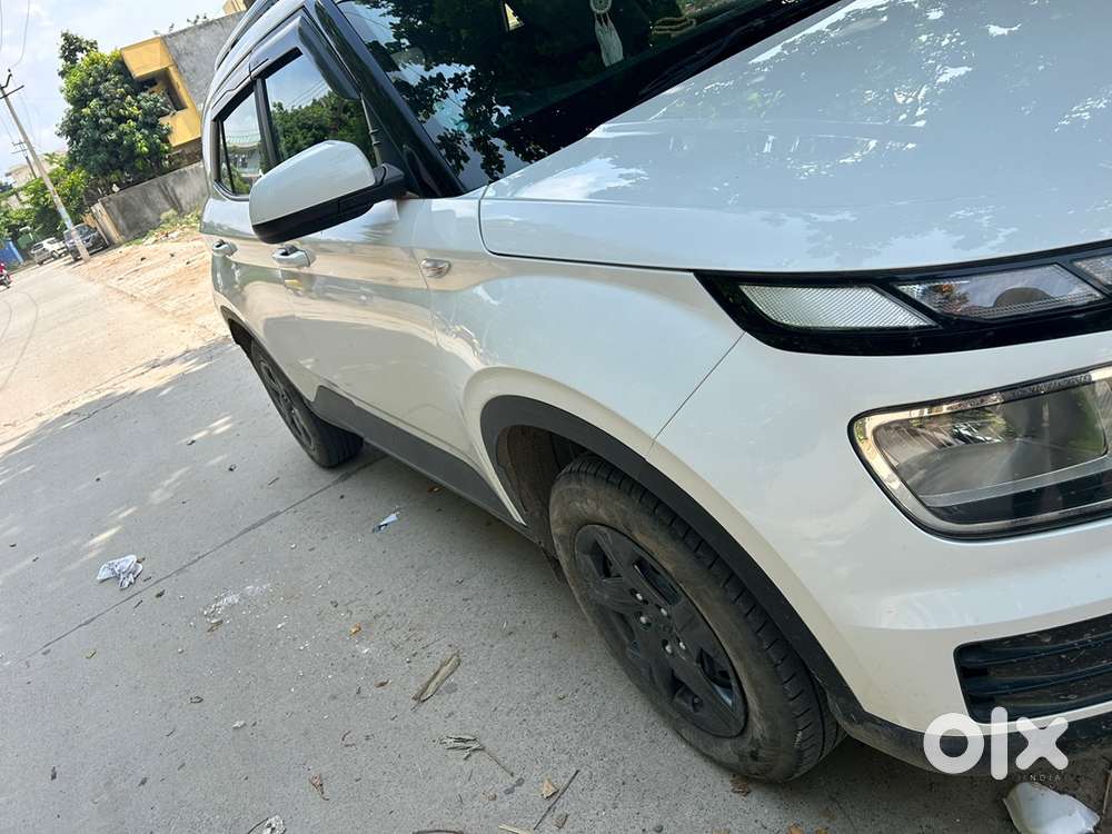Hyundai Venue Petrol 2025 April