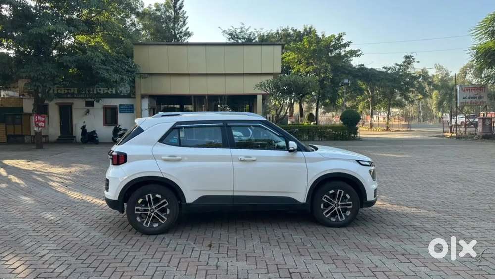 Hyundai Venue Sx (o) Mt 1.5 Diesel, 2023, Diesel