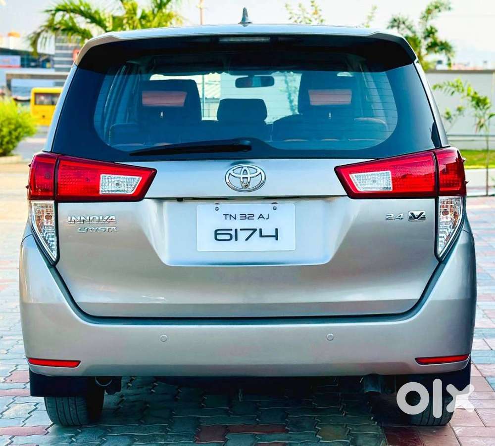 Toyota Innova Crysta 2.4 V, 2016, Diesel