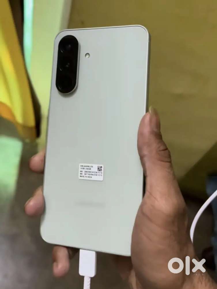 Samsung a56 5g 8/128.  8 month old