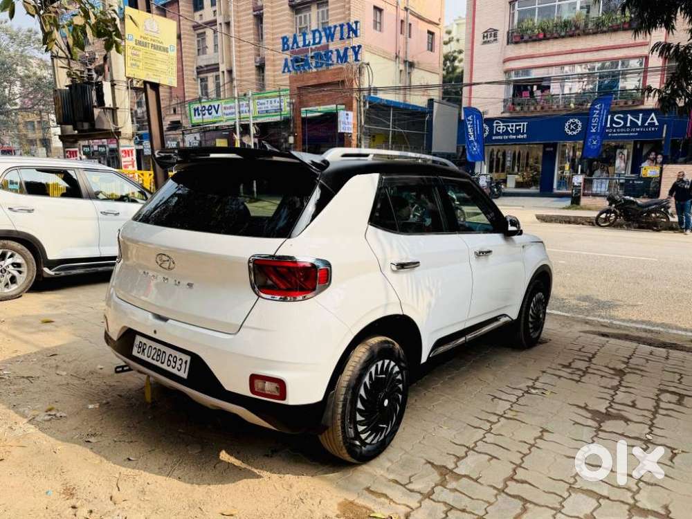 Hyundai Venue 1.2 S (o), 2022, Cng & Hybrids