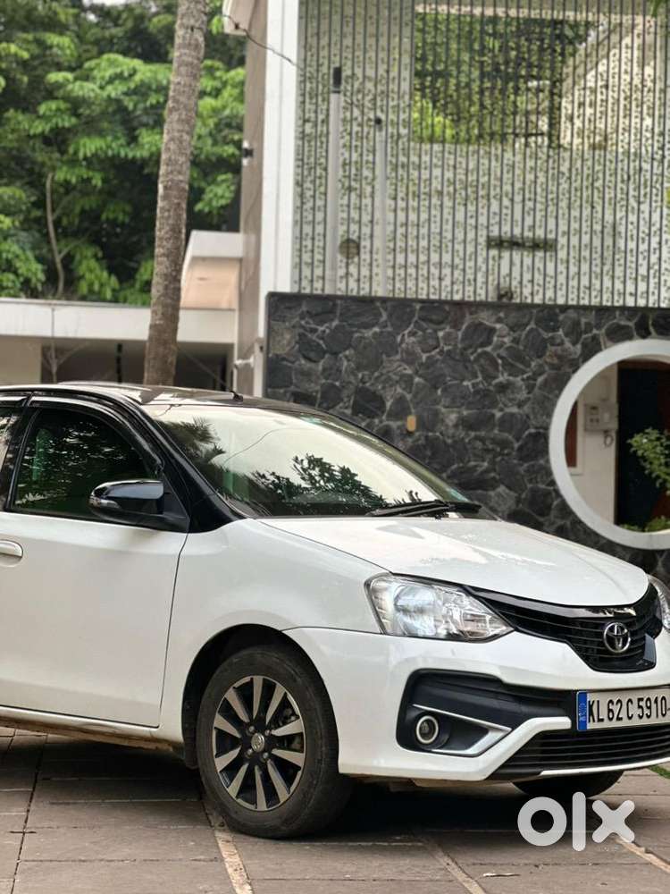 Toyota Etios Liva 2017 Petrol Well Maintained