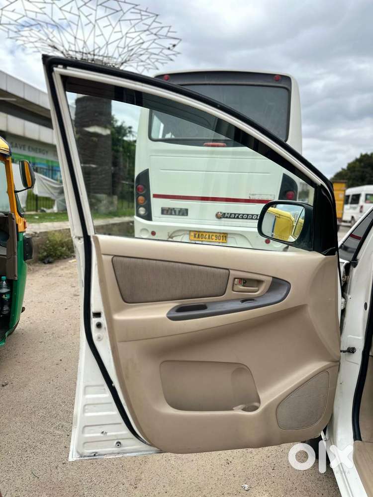 Toyota Innova 2.5 G (diesel) 8 Seater, 2006, Diesel