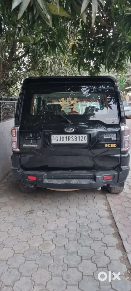 Mahindra Scorpio S10 2016