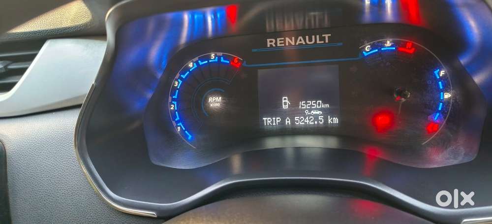 Renault Triber Rxz, 2023, Petrol