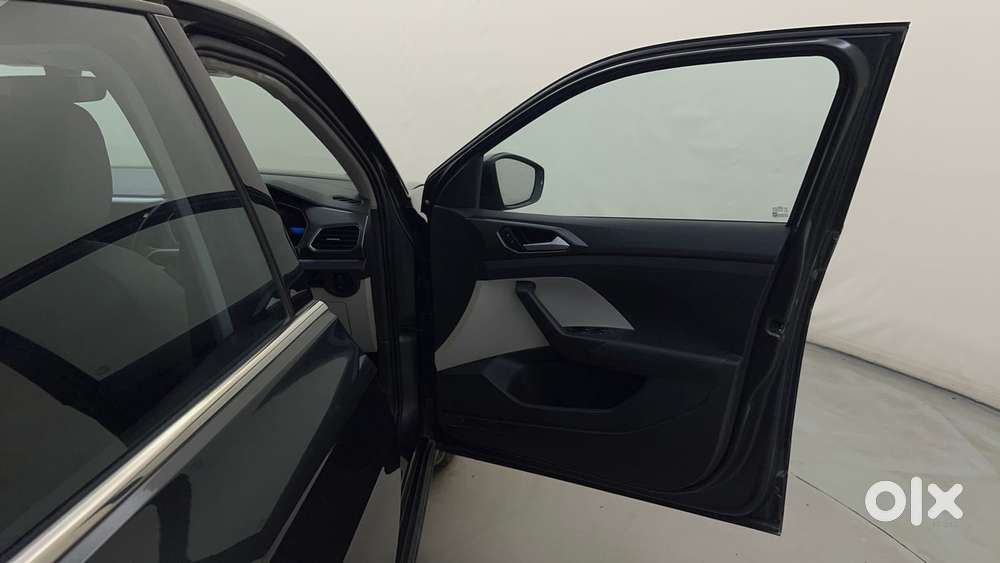 Volkswagen Taigun Topline 1.0 Tsi At (electric Seats), 2022, Petrol