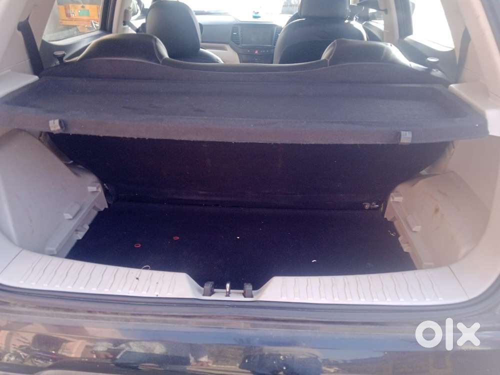 Mahindra Xuv300 2023 Diesel Well Maintained