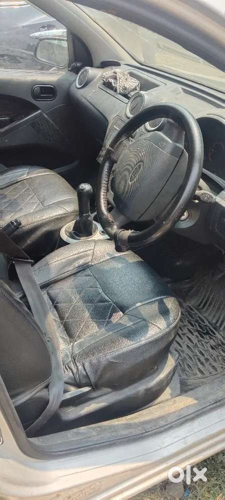 Ford Figo Zxi Petrol 2012