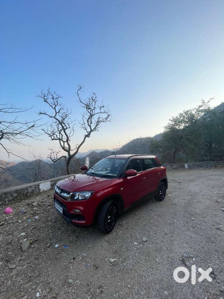 ब्रेजा चेरी रेड कलर मार्च २०२० फर्स्ट ओनर