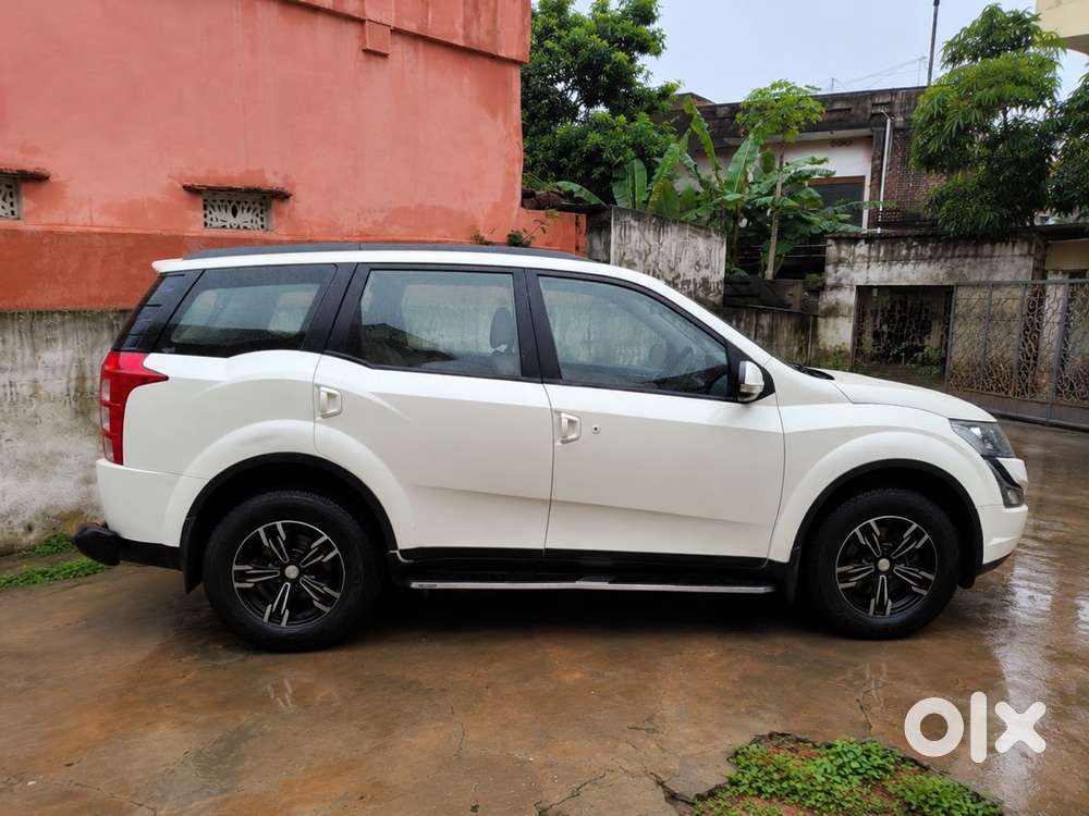 2016 Mahindra Xuv500 W8 Diesel Manual  2nd Owner  White  ₹6.5 Lakh