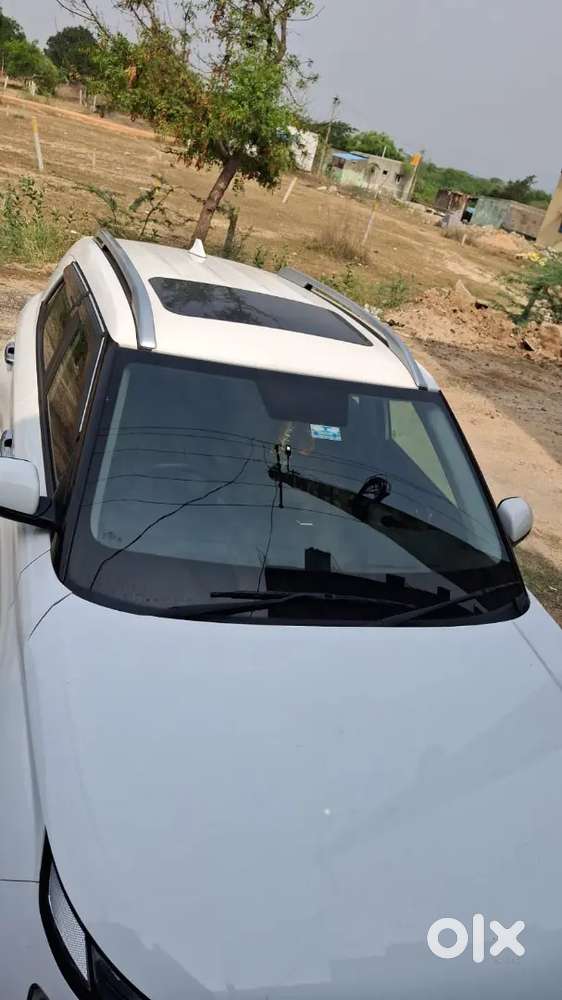 Hyundai Venue 2023 Petrol 8000 Km Driven Automatic Driving