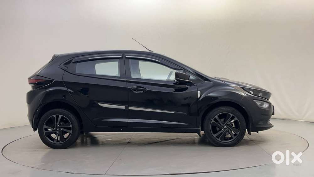 Tata Altroz 1.2 XZA Plus Dark Edition DCT, 2023, Petrol
