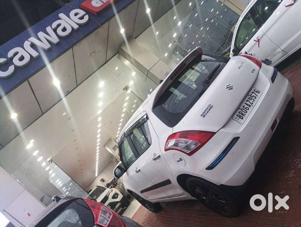Maruti Suzuki Swift Vxi Optional, 2016, Petrol