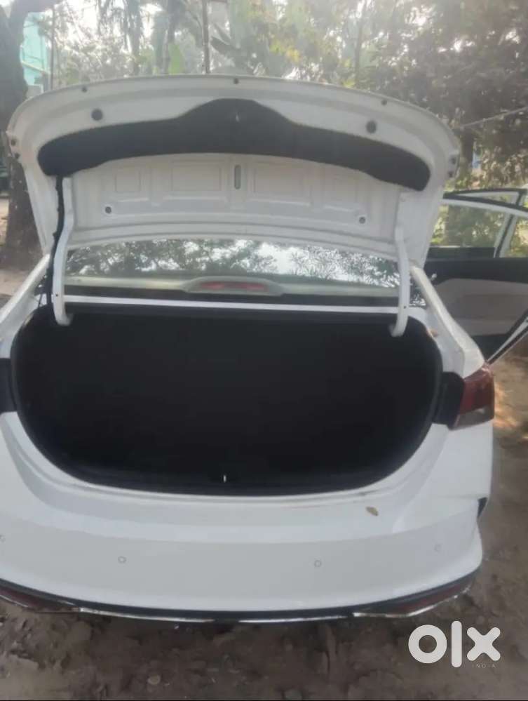 Hyundai Verna 2022 Petrol Well Maintained