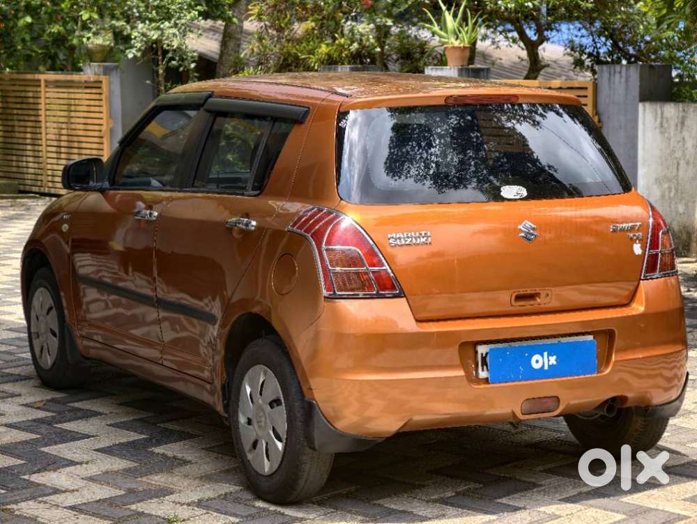 Maruti Suzuki Swift Vxi + Manual, 2005, Petrol