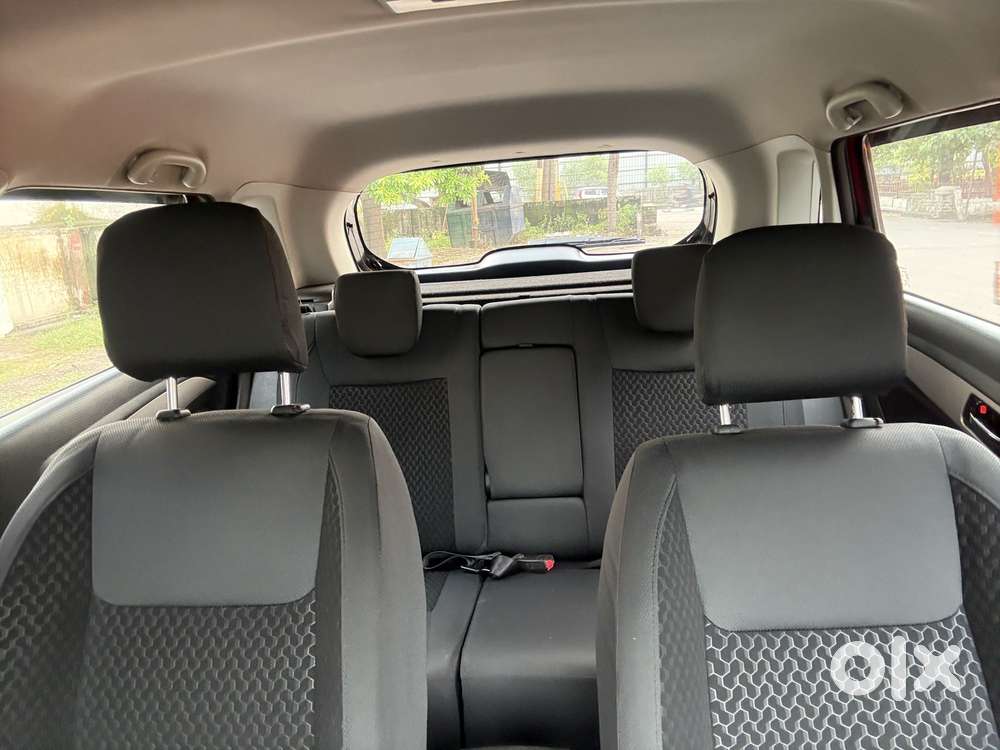 Maruti Suzuki Brezza Zdi+ Dual Tone, 2017, Diesel