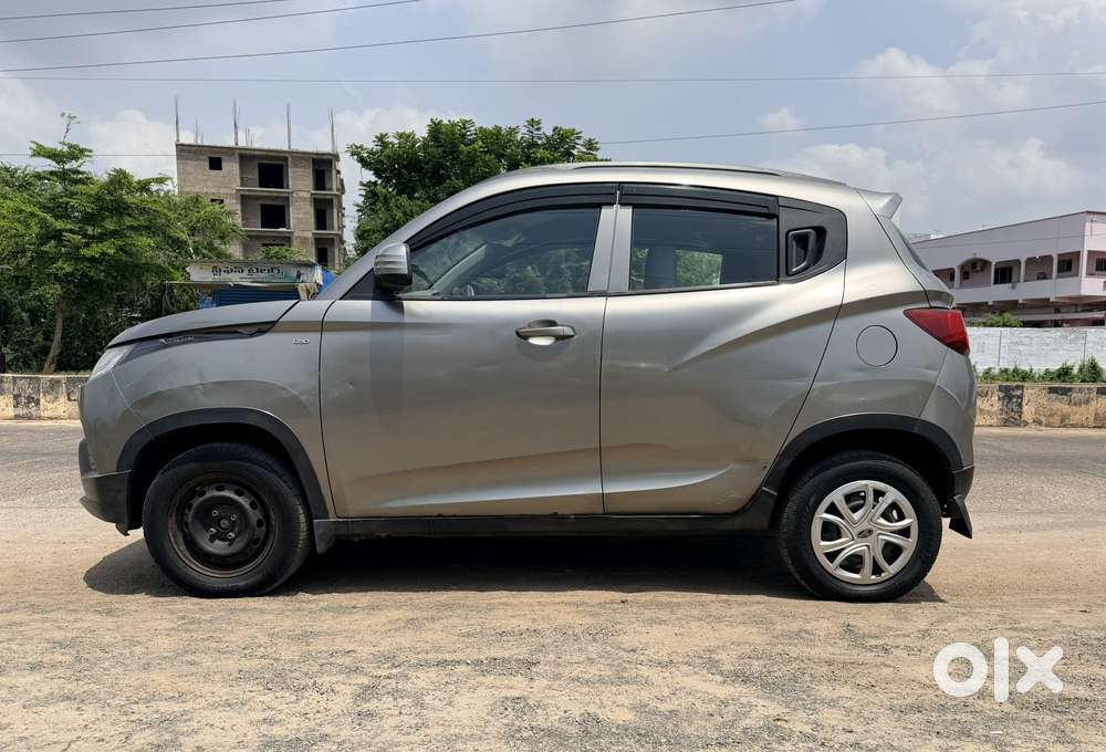 Mahindra Kuv 100 Mahindra-kuv-100-d75-k4-plus, 2017, Petrol