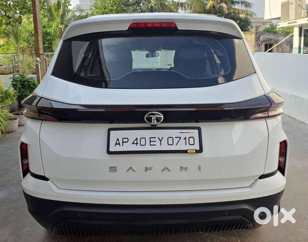 Tata Safari Pure, 2025, Diesel