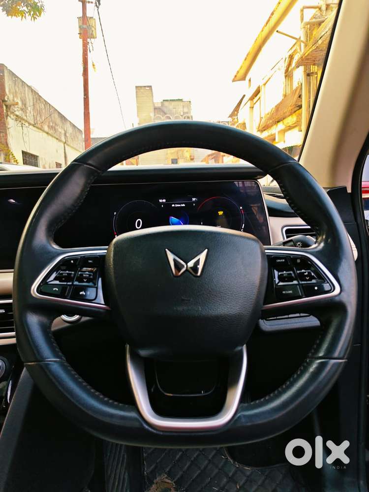 Mahindra Xuv700 2.2 Ax 7 Diesel Mt Luxury Pack Str, 2022, Diesel